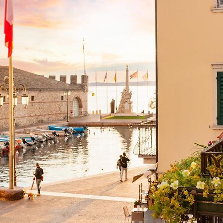 The Mansion Of Countess Rizzardi On Garda Lake Lazise Eksteriør billede