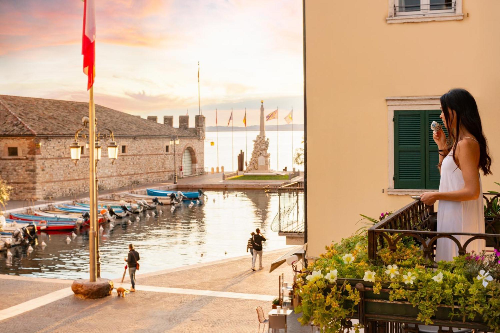 The Mansion Of Countess Rizzardi On Garda Lake Lazise Eksteriør billede