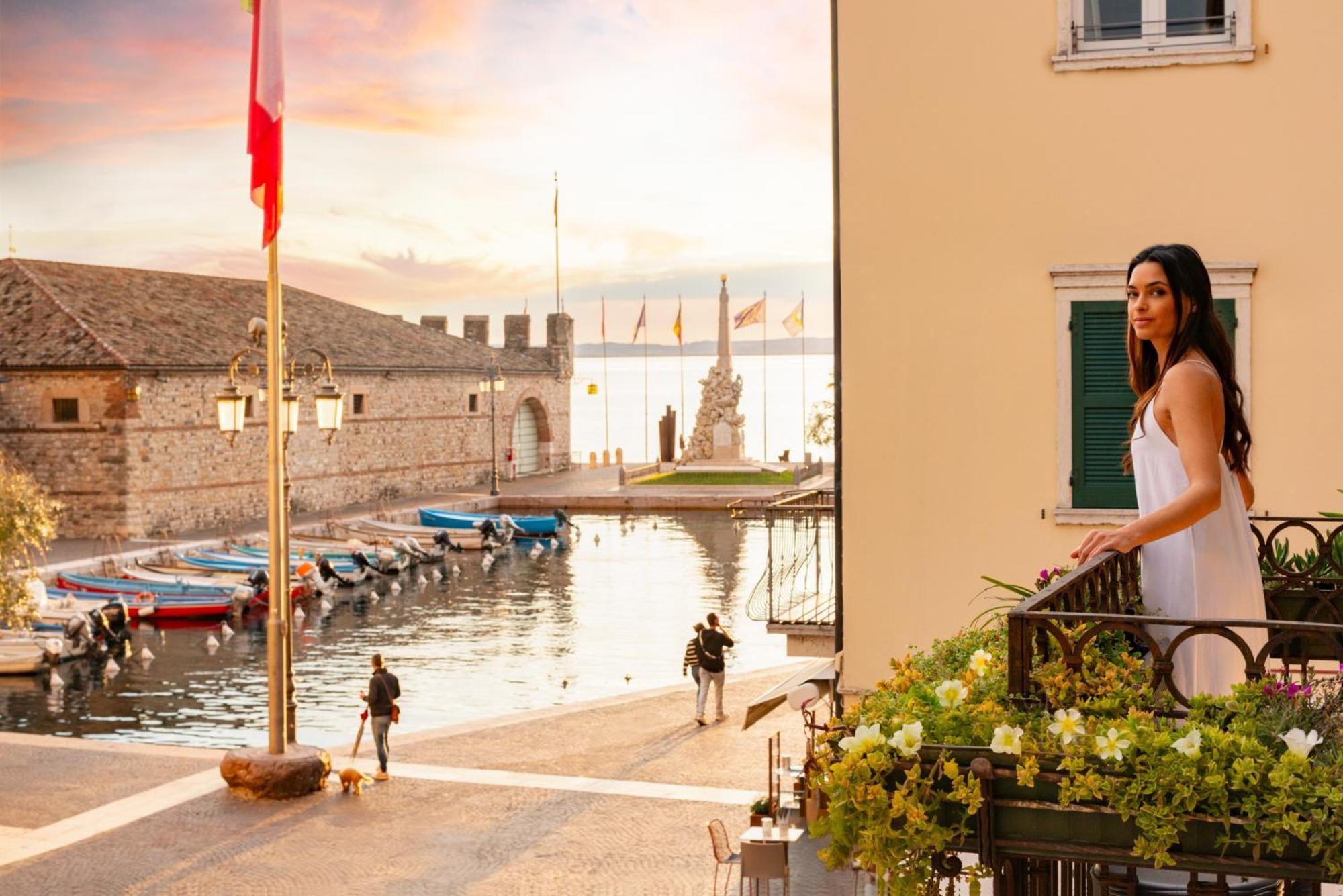 The Mansion Of Countess Rizzardi On Garda Lake Lazise Eksteriør billede