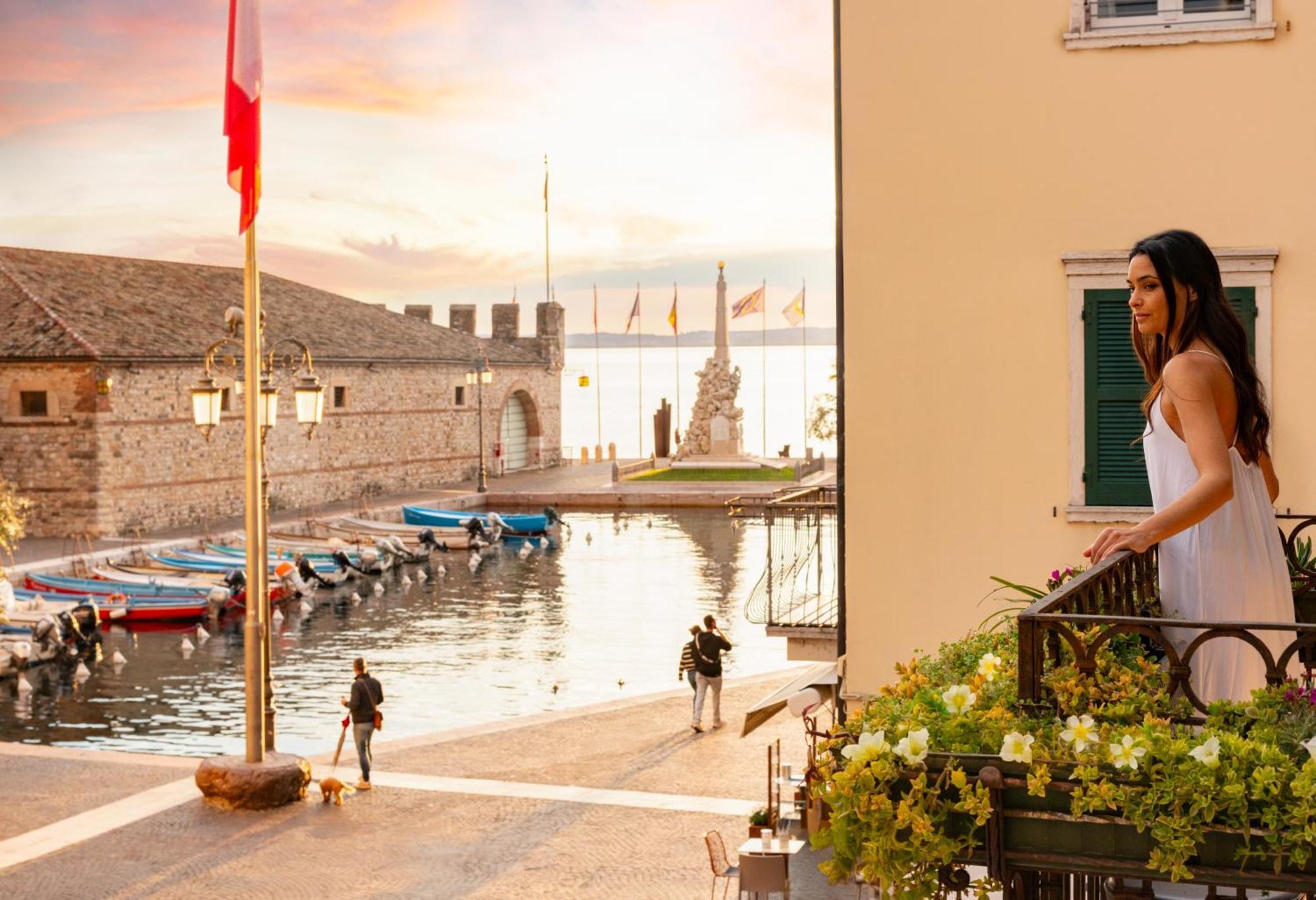 The Mansion Of Countess Rizzardi On Garda Lake Lazise Eksteriør billede